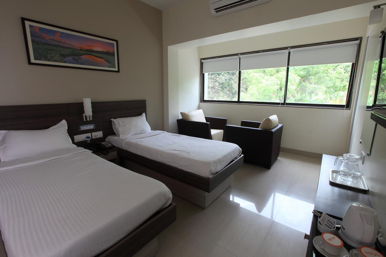 Motel Visava Mahad Экстерьер фото